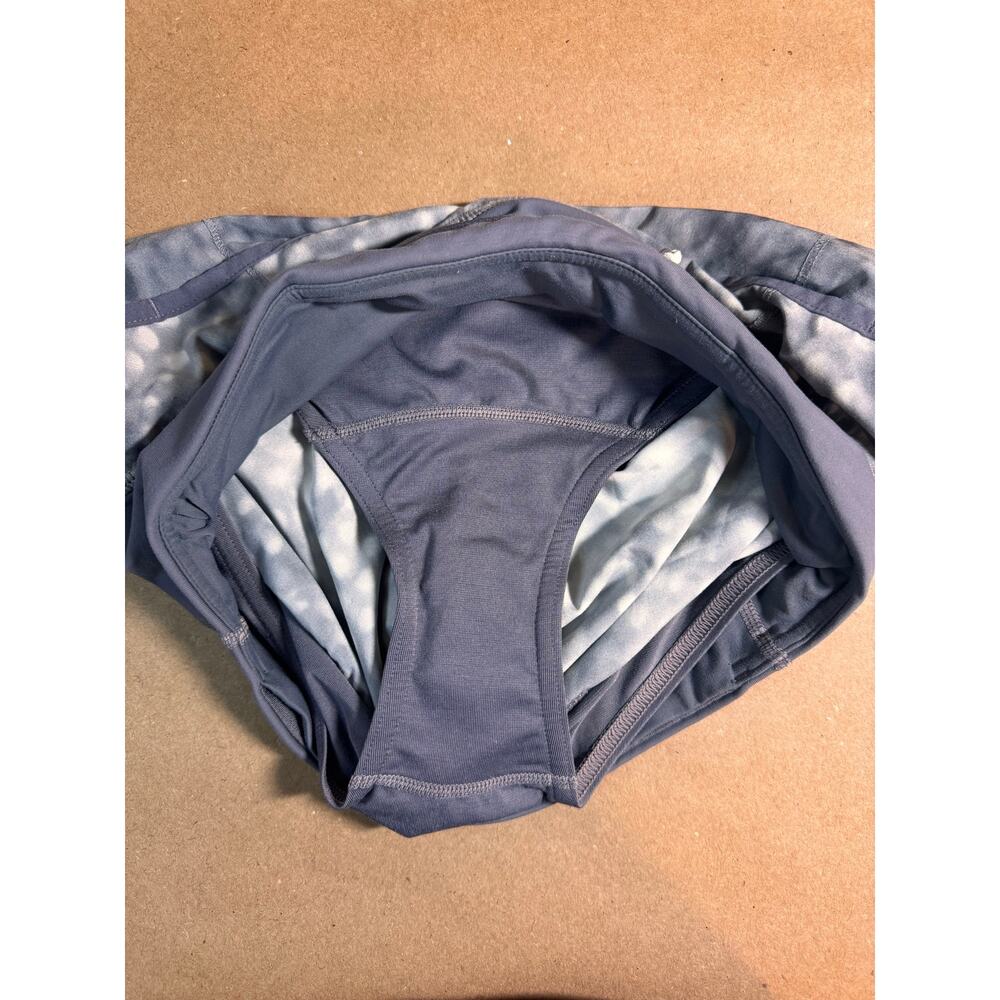 Lululemon Run Speed Shorts 2.5” Size 2 Snowy Owl Magnum Gray - Picture 11 of 12